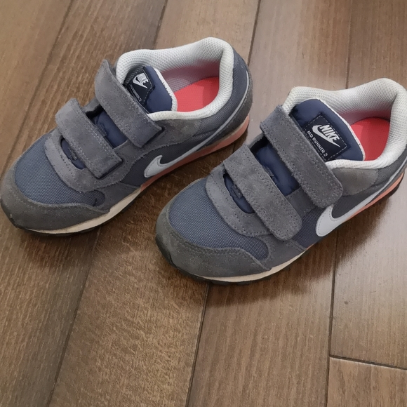 Nike MD Runner 2 Psv - boys size Eur 28 - Picture 8 of 15